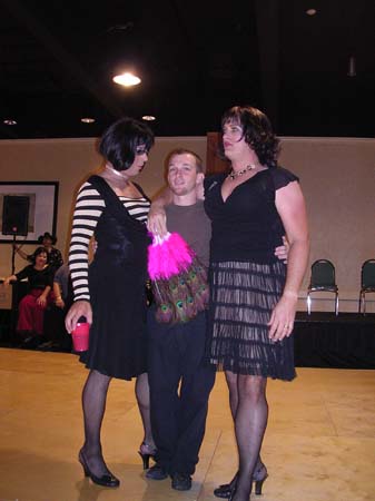 469 The Blundy Sisters & Joey